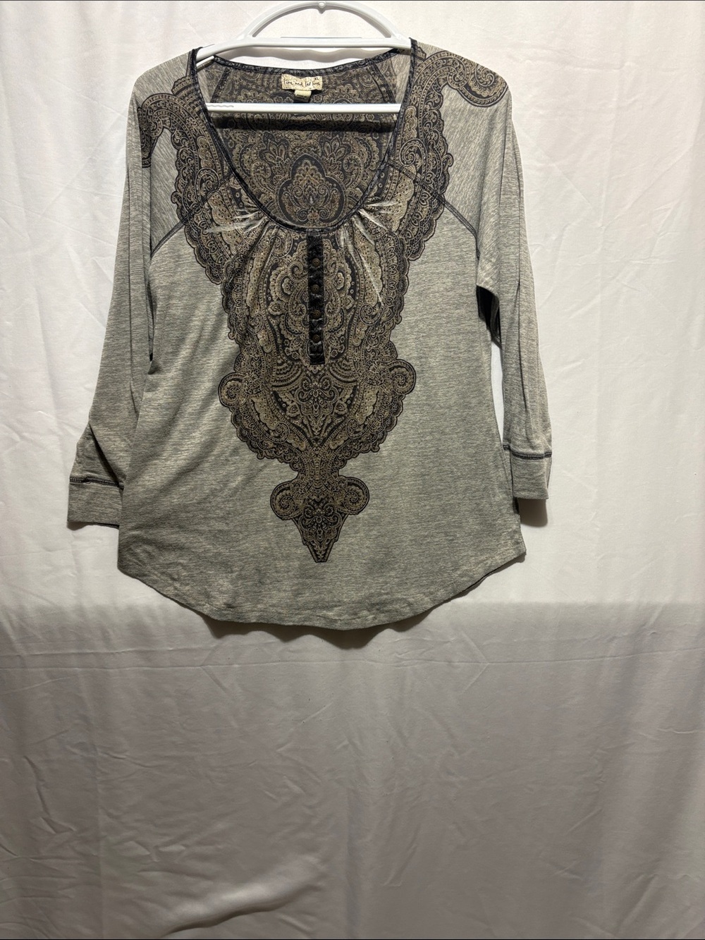 live and let live Gray Scoop Neck Long Sleeve Top with Paisley Motif